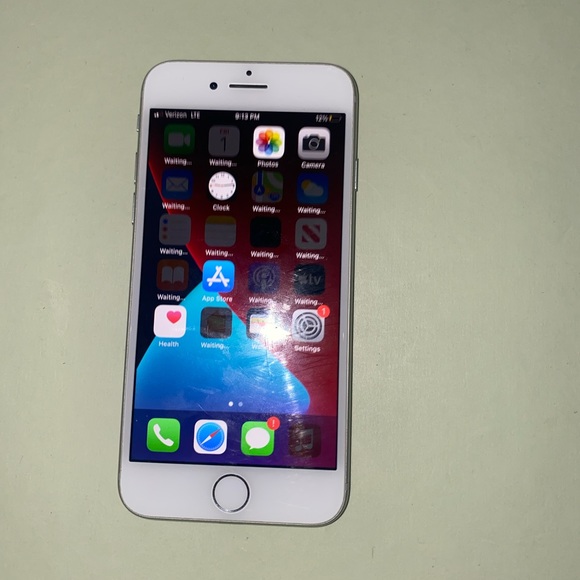 iPhone 8 64 gb unlock - Picture 1 of 5